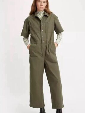 NWT Levi’s  big E Army Green Boilersuit Short Sleeve Utility Jumpsuit WideLeg XS